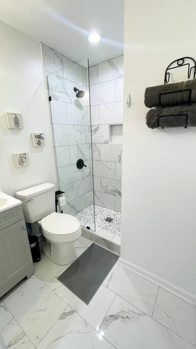 שרלוט Modern Home Near Uptown Clt, Airport And More מראה חיצוני תמונה